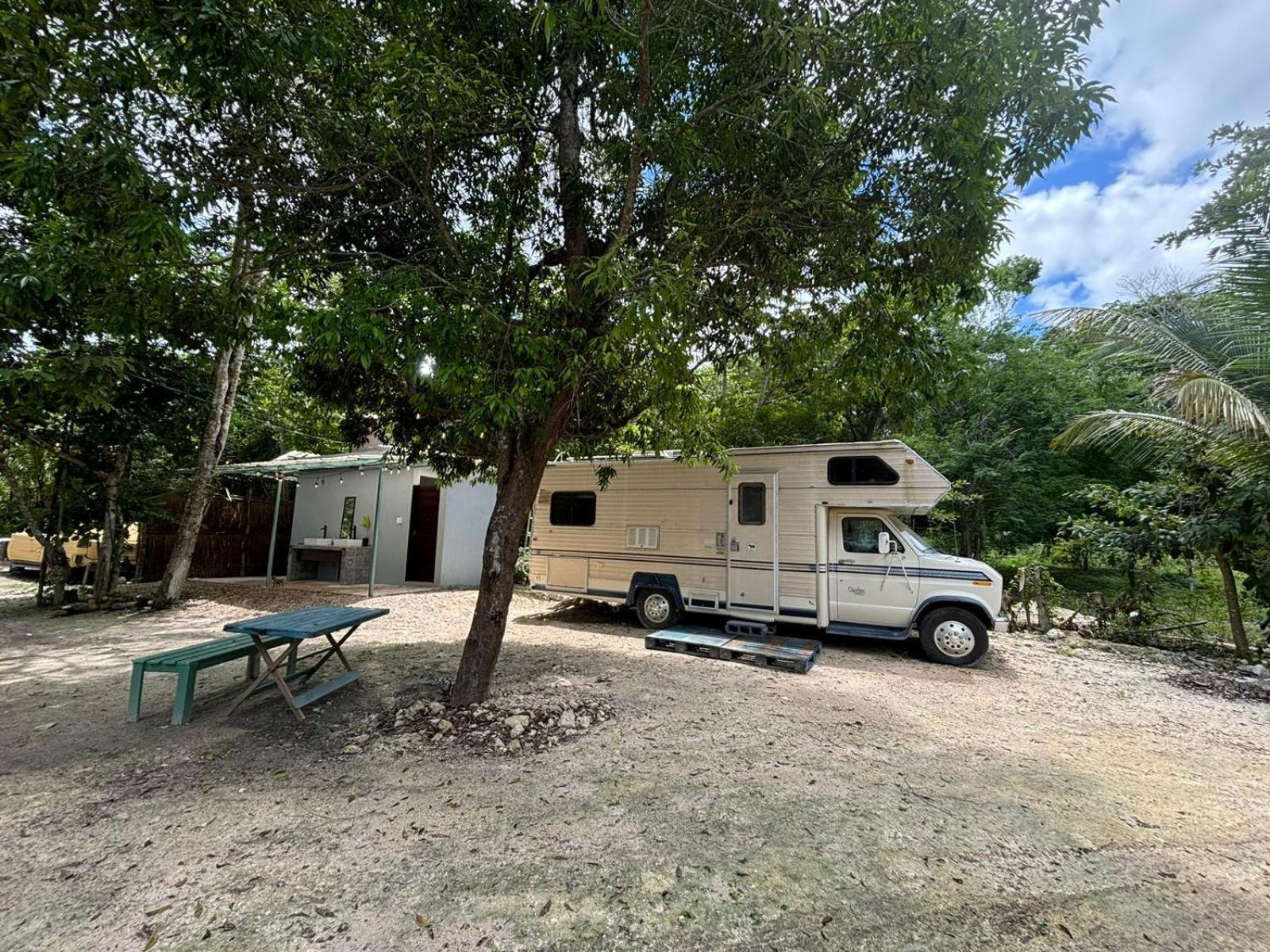 Hotel Momotoh Camper à Xpujil Extérieur photo