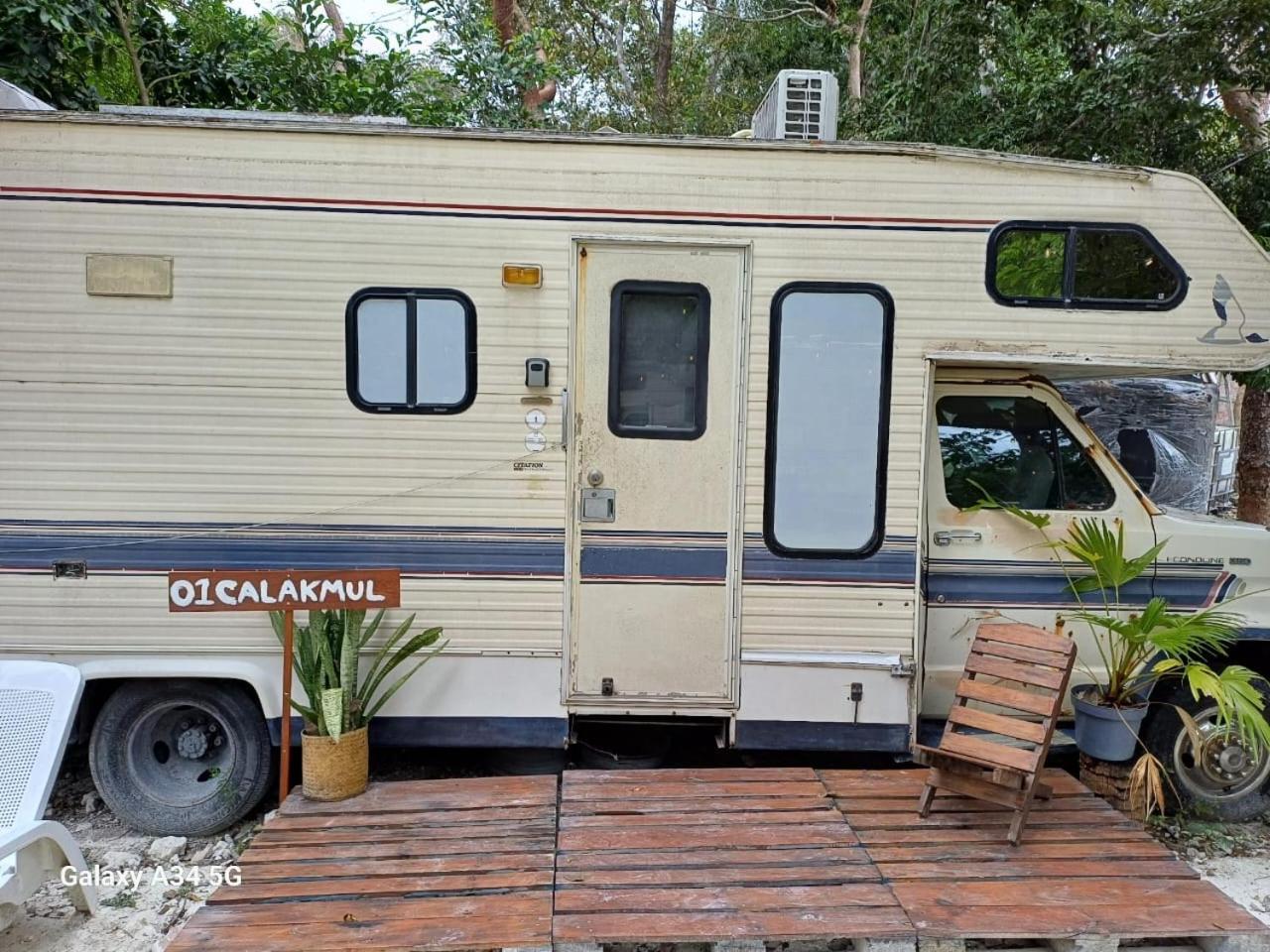 Hotel Momotoh Camper à Xpujil Extérieur photo