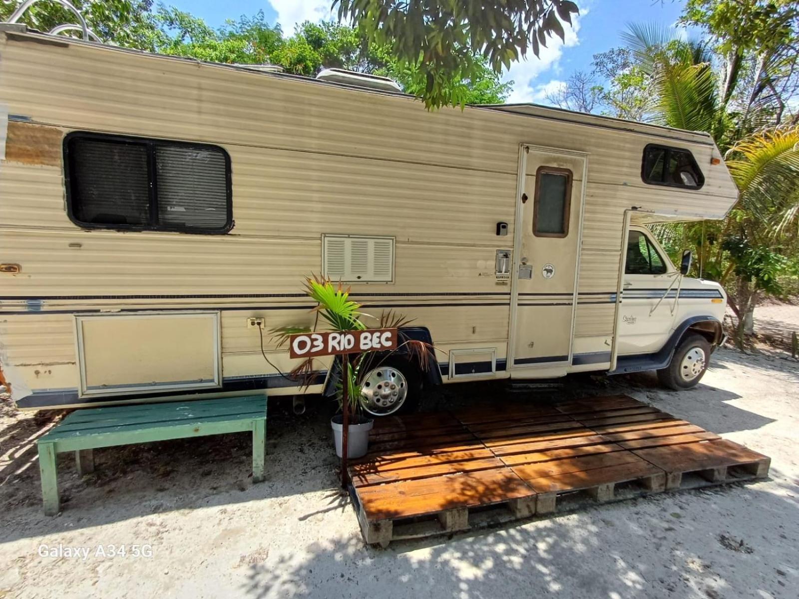 Hotel Momotoh Camper à Xpujil Extérieur photo